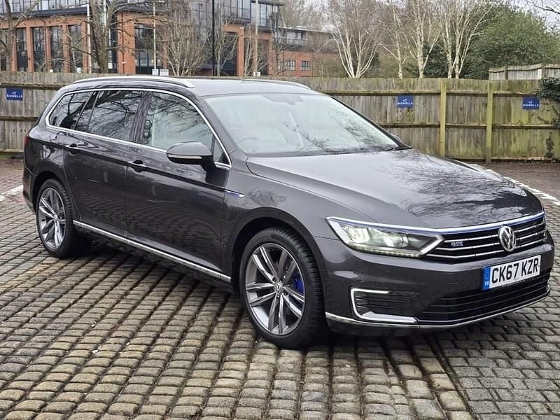 Used VW Passat GTE 218 HP (160 kW) 2017 Grey Estate