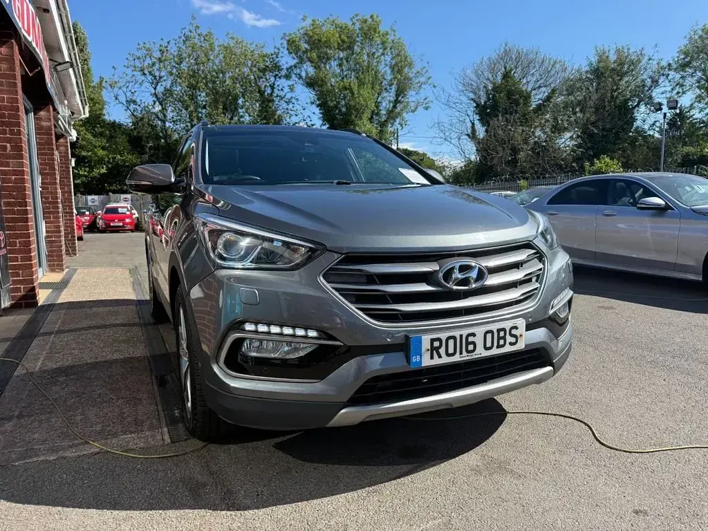 Used Hyundai Santa Fe Premium SE 197 HP (144 kW) 2016 Silver SUV