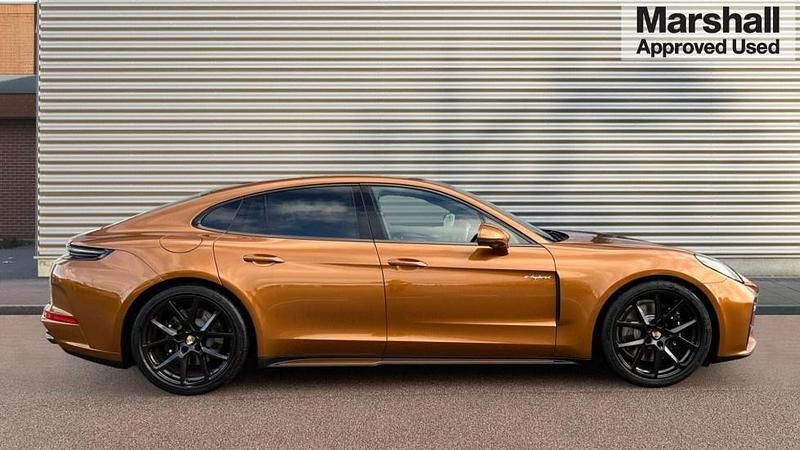 Used Porsche Panamera 470 HP (345 kW) 2024 Madeira gold metallic Hatchback