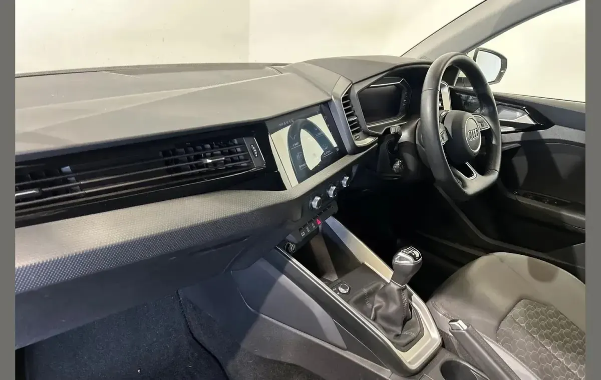 Used Audi A1 Sport 108 HP (79 kW) 2022 White SUV