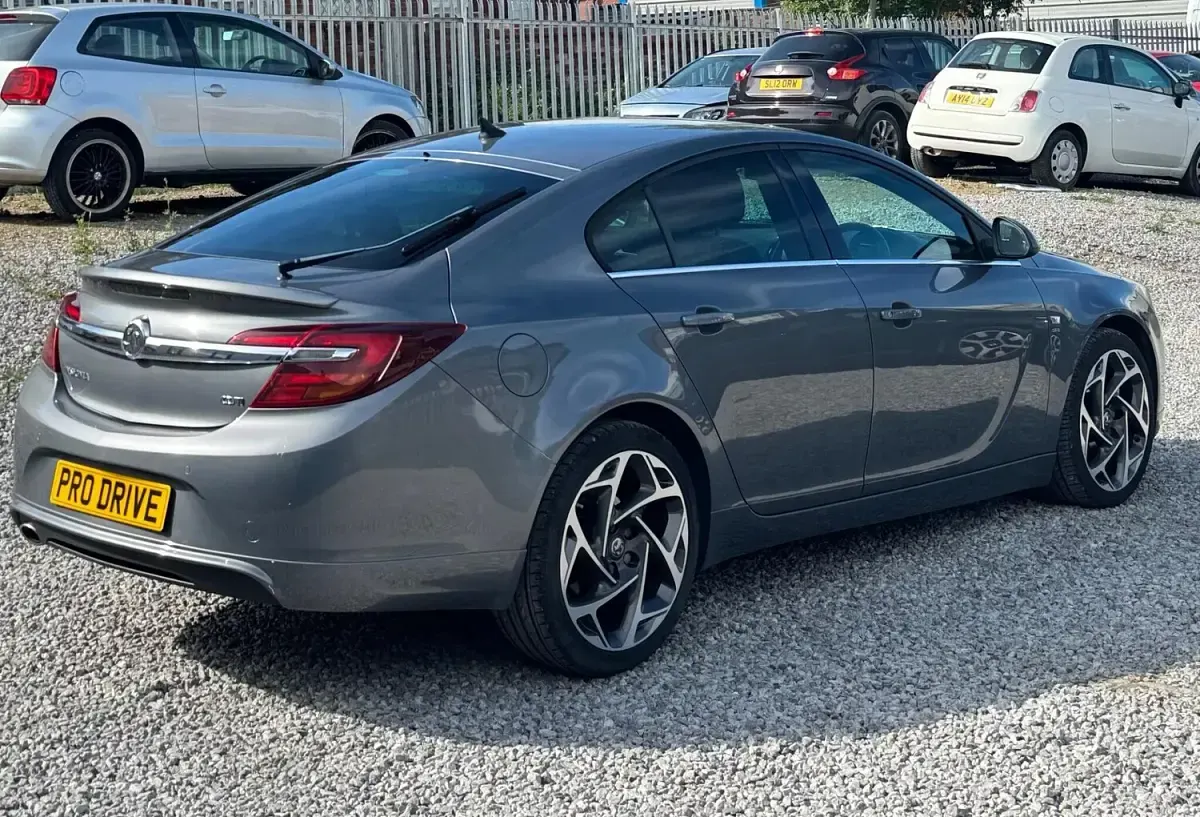 Used Vauxhall Insignia SRi 136 HP (100 kW) 2015 Grey Hatchback