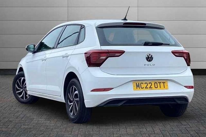 Used VW Polo Life 95 HP (69 kW) 2022 White Hatchback