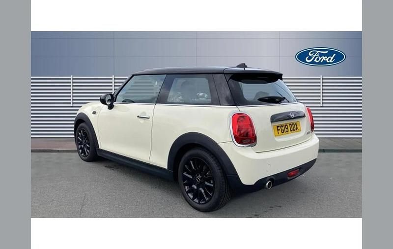 Used Mini Cooper Classic 136 HP (100 kW) 2019 White Hatchback