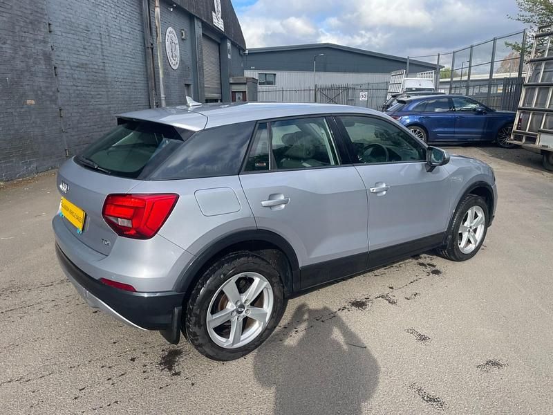 Begagnad Audi Q2 Sport 116 HK (85 kW) 2017 Silver SUV