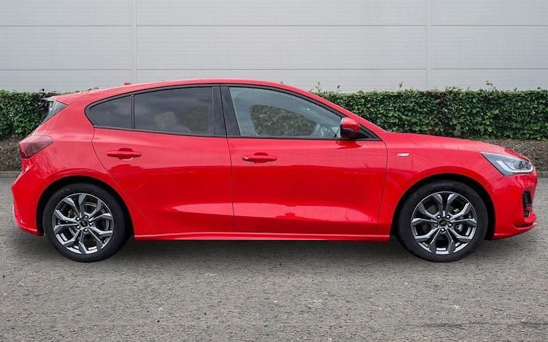 Begagnad Ford Focus ST-Line 155 HK (114 kW) 2025 Halvkombi