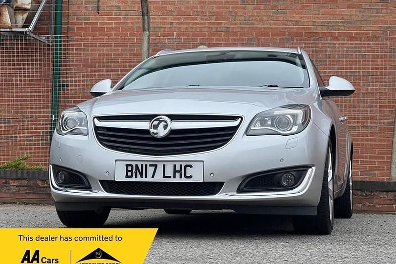 Used Vauxhall Insignia Elite 170 HP (125 kW) 2017 Silver Estate