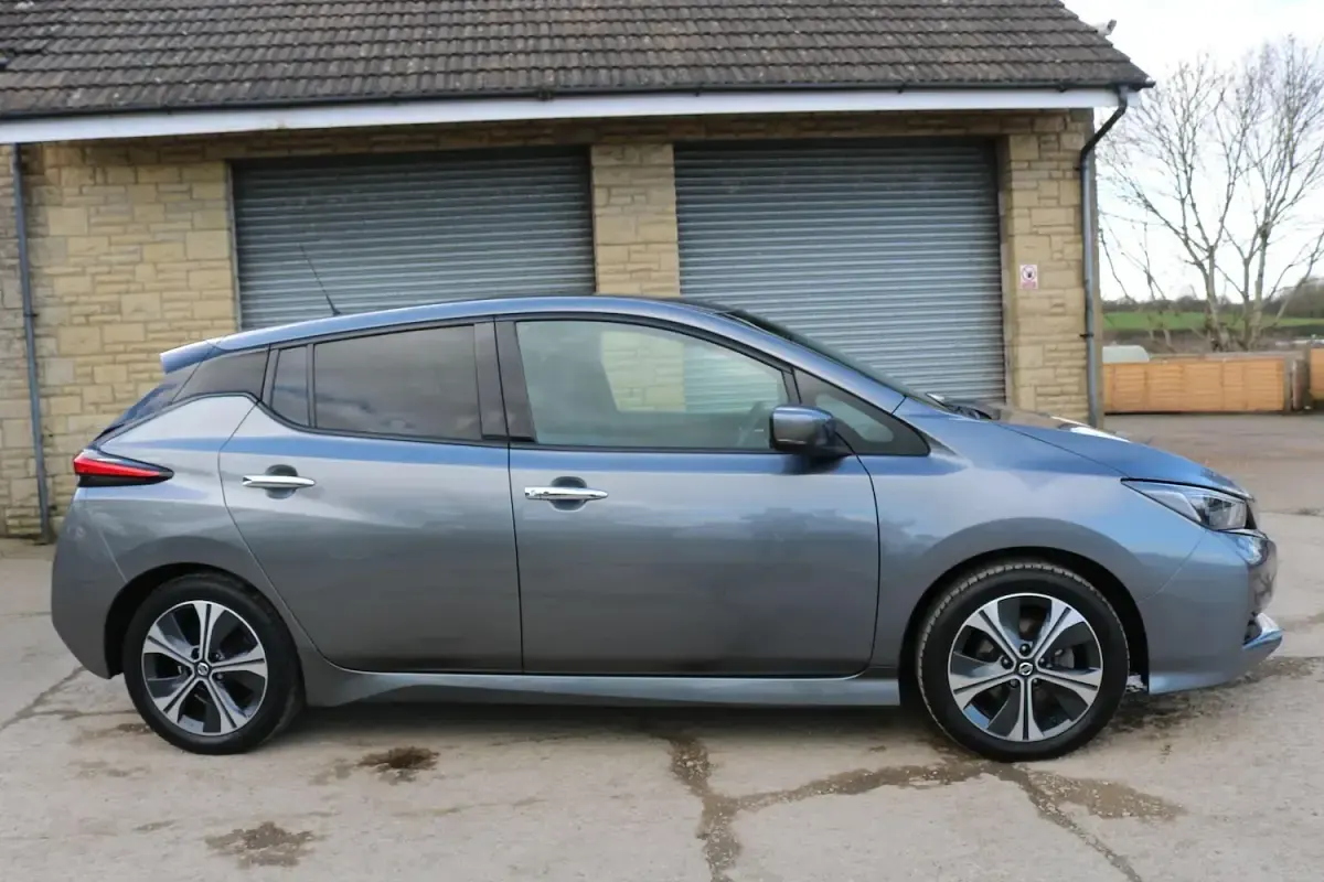 Used Nissan Leaf N-Connecta 110 kW (150 HP) 2020 Grey Hatchback