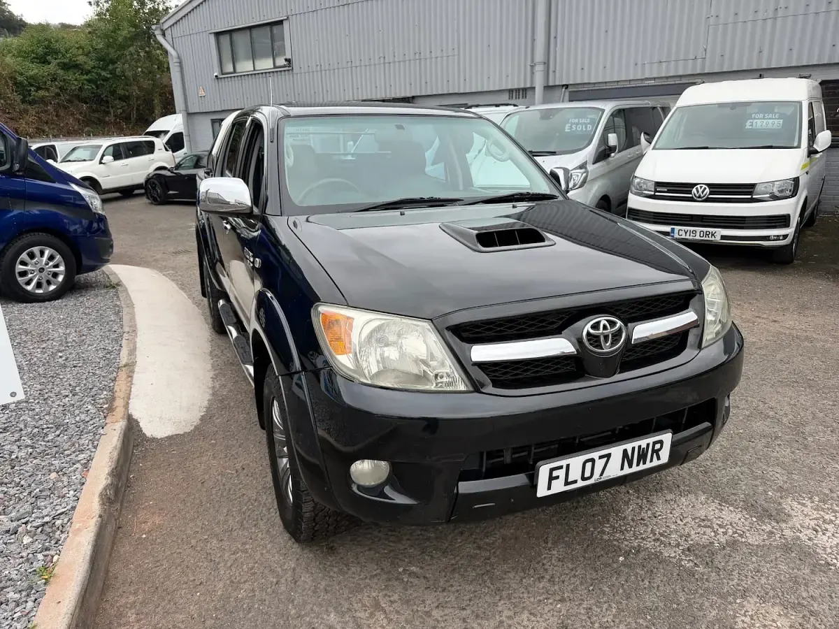 Used Toyota HiLux 2007 Black Pickup