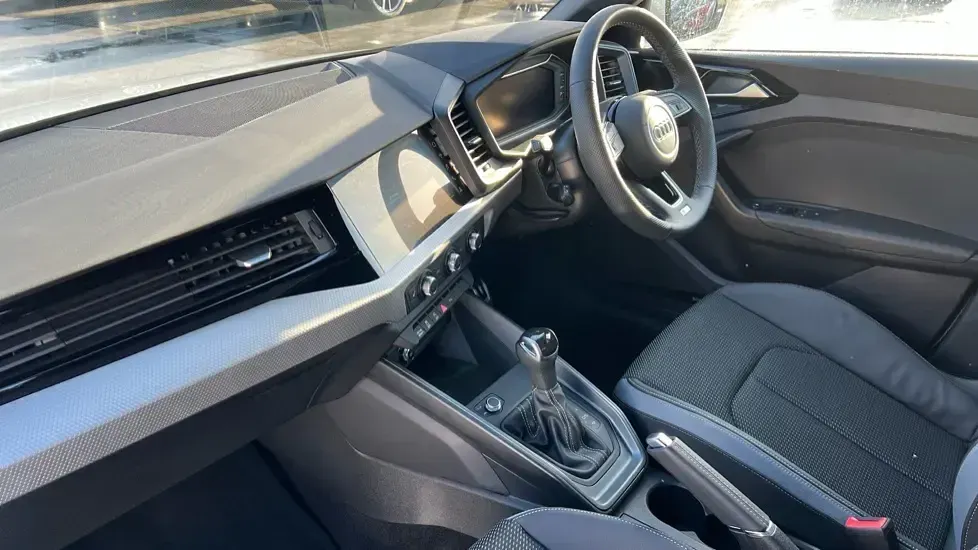 Begagnad Audi A1 S-Line 150 HK (110 kW) 2025 Vit SUV