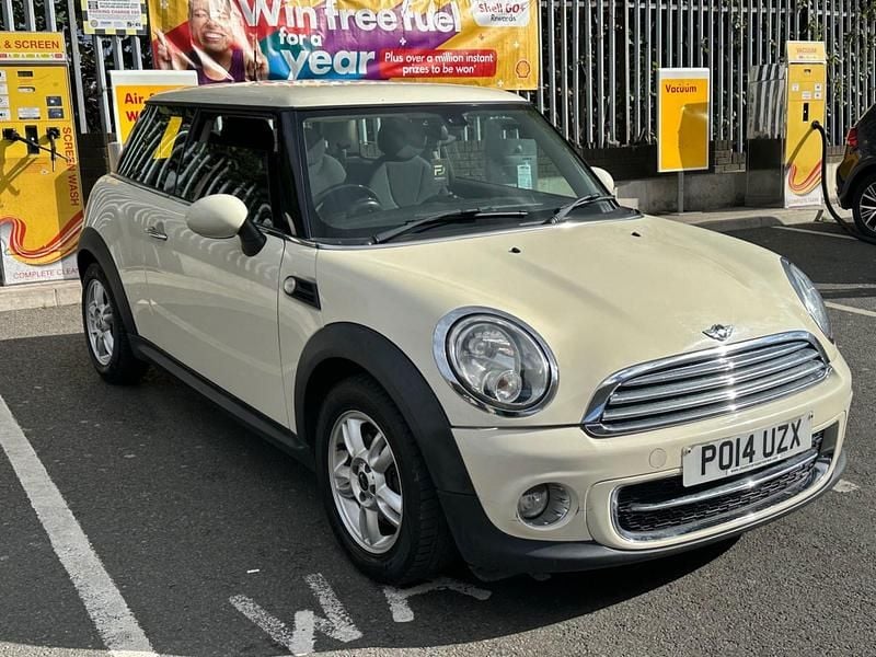 Used Mini Cooper D Hatch 112 HP (82 kW) 2014 White Hatchback