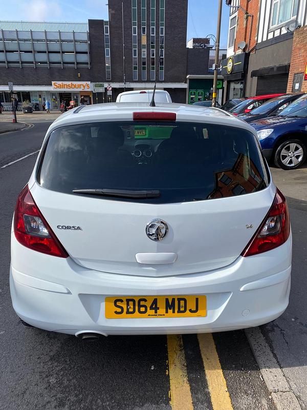 Used Vauxhall Corsa 2014 White Hatchback