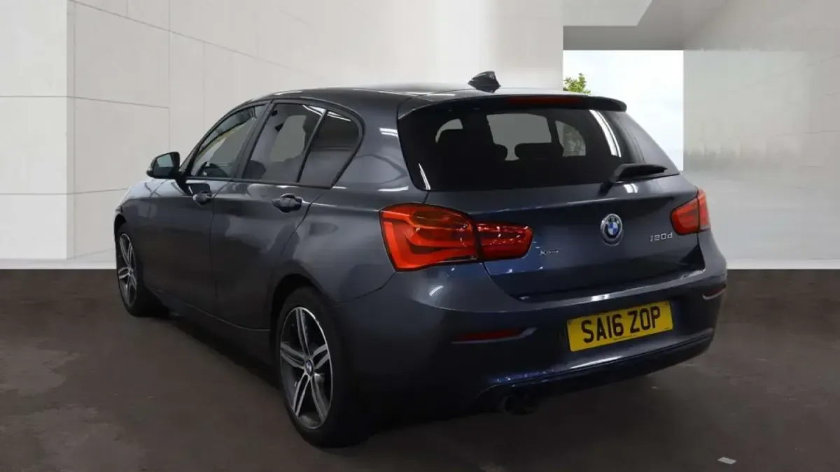 Used BMW 120 Sport Line 190 HP (139 kW) 2016 Grey Hatchback