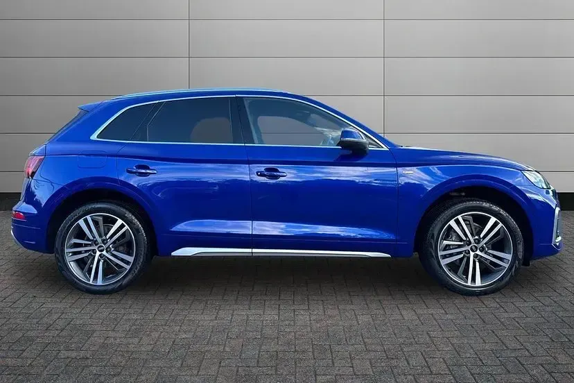 Used Audi Q5 S-Line 265 HP (194 kW) 2023 Blue SUV