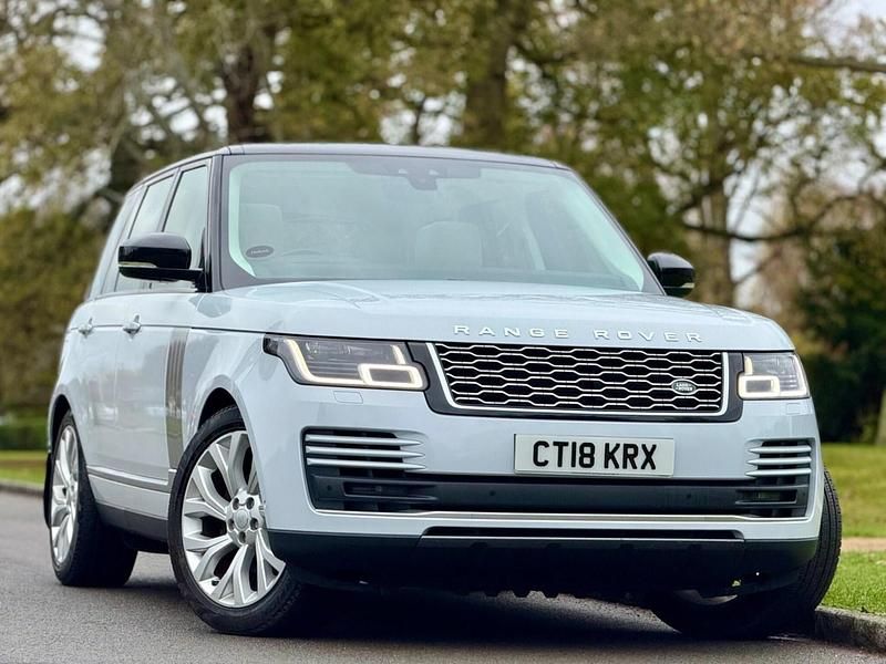 White Used 2018 Land Rover Range Rover Vogue SE SUV | £22,995 (A bit pricey) - Image 1/4