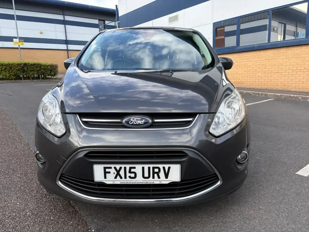 Usado Ford C-MAX Zetec 2015 Cinzento Monovolume