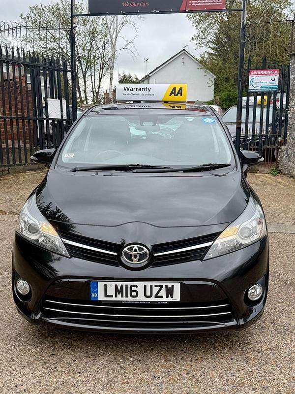 Used Toyota Verso Design 147 HP (108 kW) 2016 Black MPV