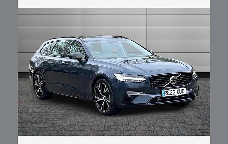 Used Volvo V90 Plus 250 HP (183 kW) 2023 Blue Estate