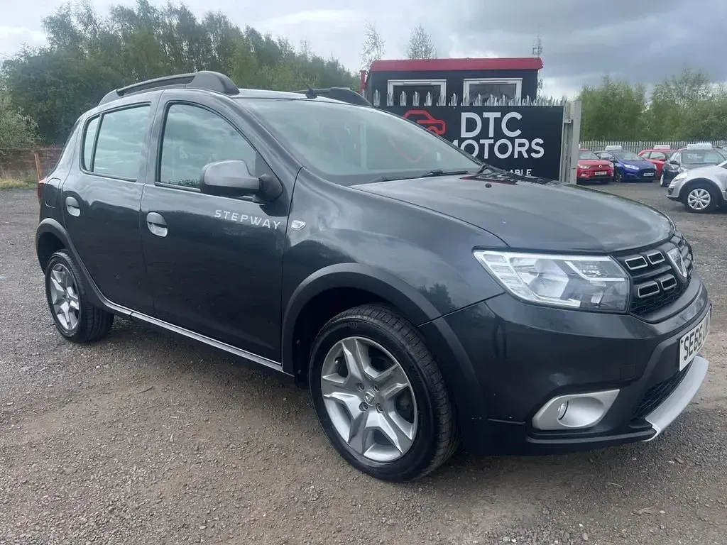 Begagnad Dacia Sandero Ambiance 90 HK (66 kW) 2017 Grå Halvkombi