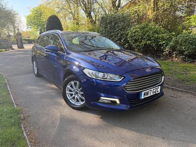 Used Ford Mondeo Zetec 120 HP (88 kW) 2017 Blue Estate