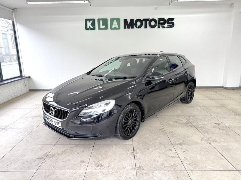 Black Used 2016 Volvo V40 Momentum Estate | £3,995 (Good price) - Image 1/4