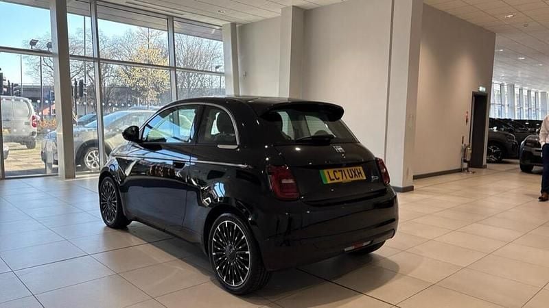 Used Fiat 500e La Prima 85 kW (116 HP) 2022 Black Hatchback