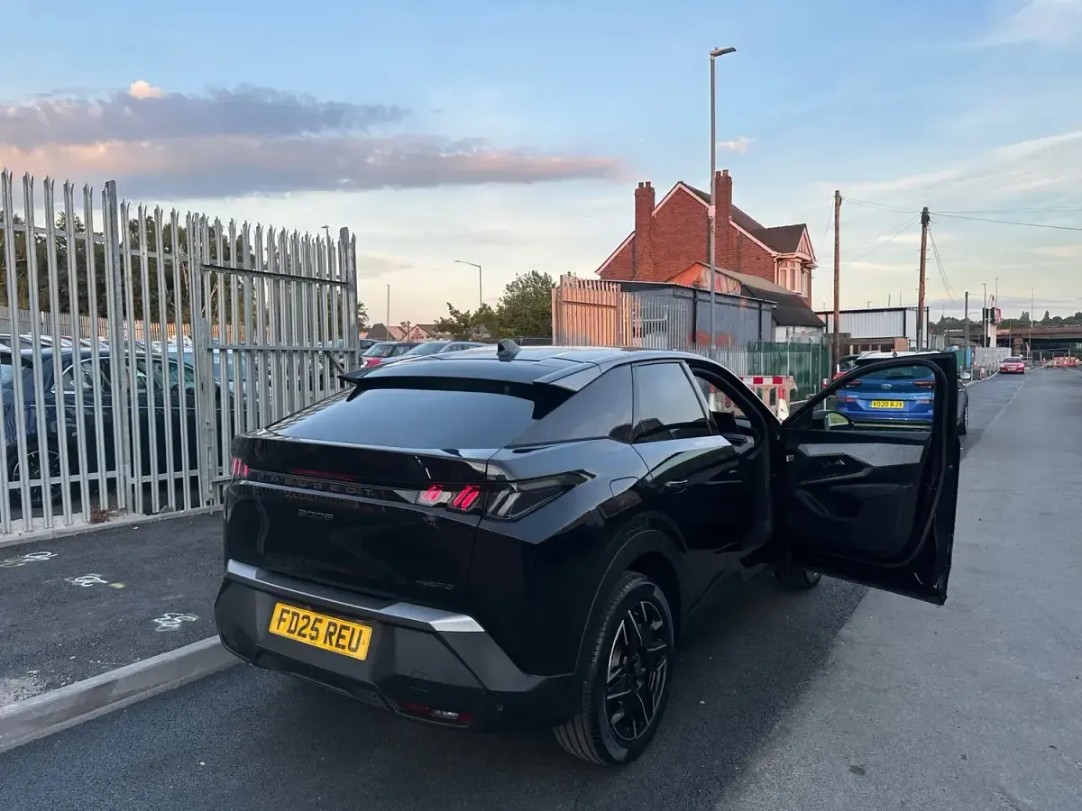 Used Peugeot 3008 Allure 2025 Black SUV
