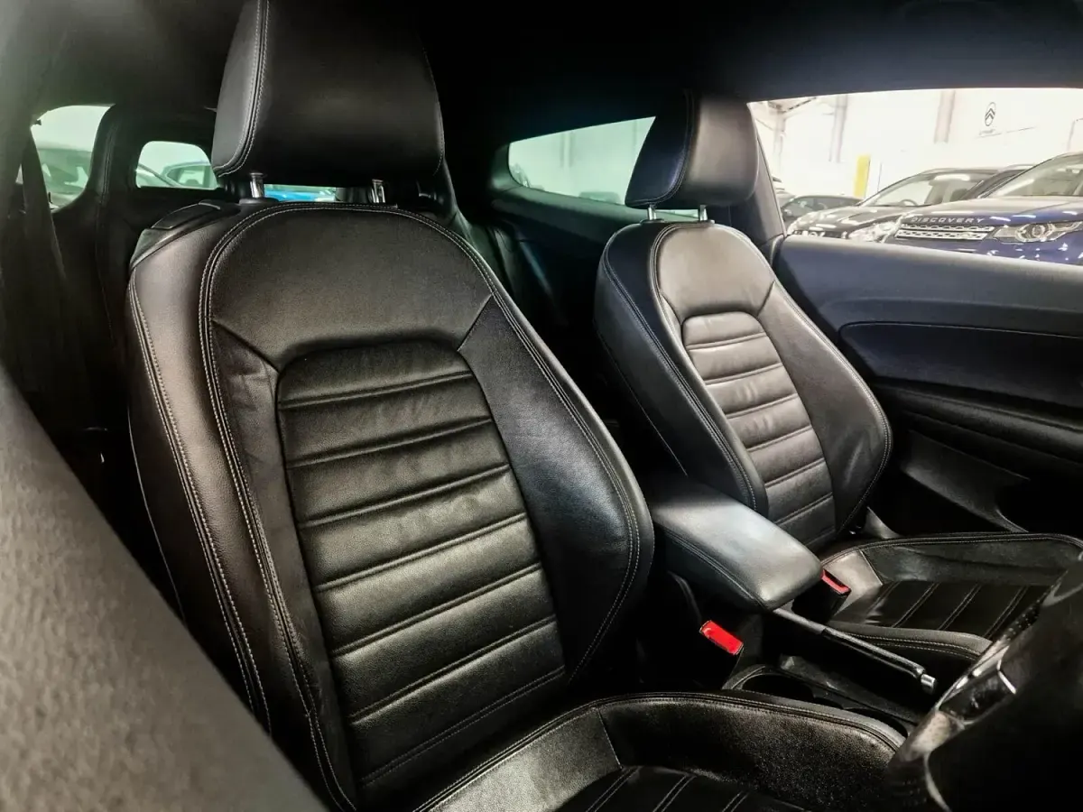 Begagnad VW Scirocco GT 2012 Vit Sportkupé