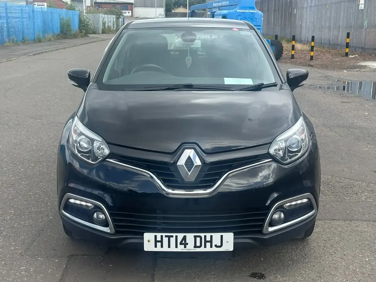 Used Renault Captur Dynamique 90 HP (66 kW) 2014 Black SUV