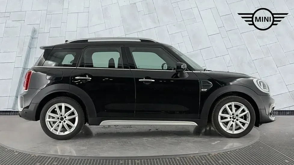 Used Mini Cooper Countryman Sport 134 HP (98 kW) 2021 Black SUV