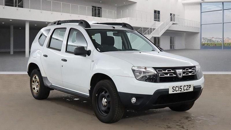 White Used 2015 Dacia Duster Ambiance SUV | £3,750 (Good price) - Image 1/4