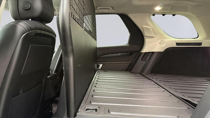 Used Land Rover Discovery 5 SE 2023 Blue SUV