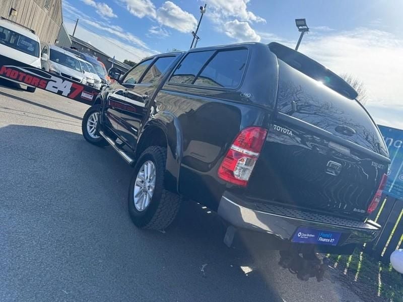 Used Toyota HiLux 171 HP (125 kW) 2013 Black Pickup