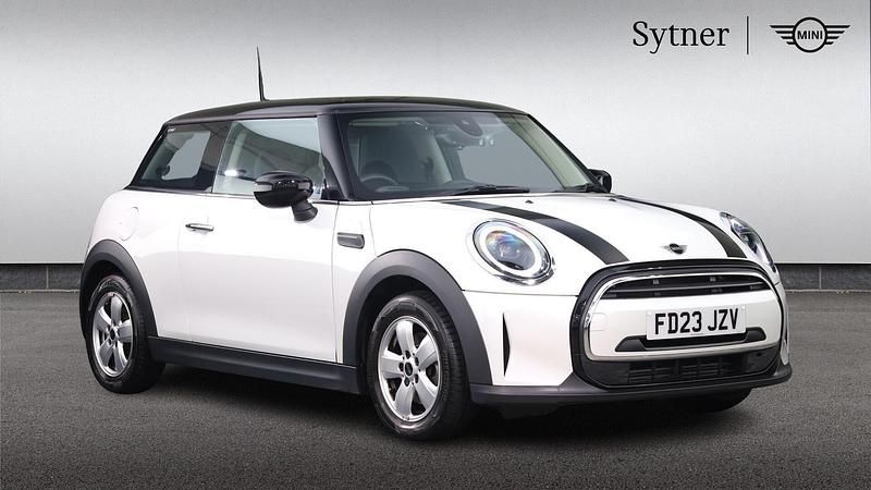 White Used 2023 Mini Cooper Classic Hatchback | £20,000 (Fair price) - Image 1/4