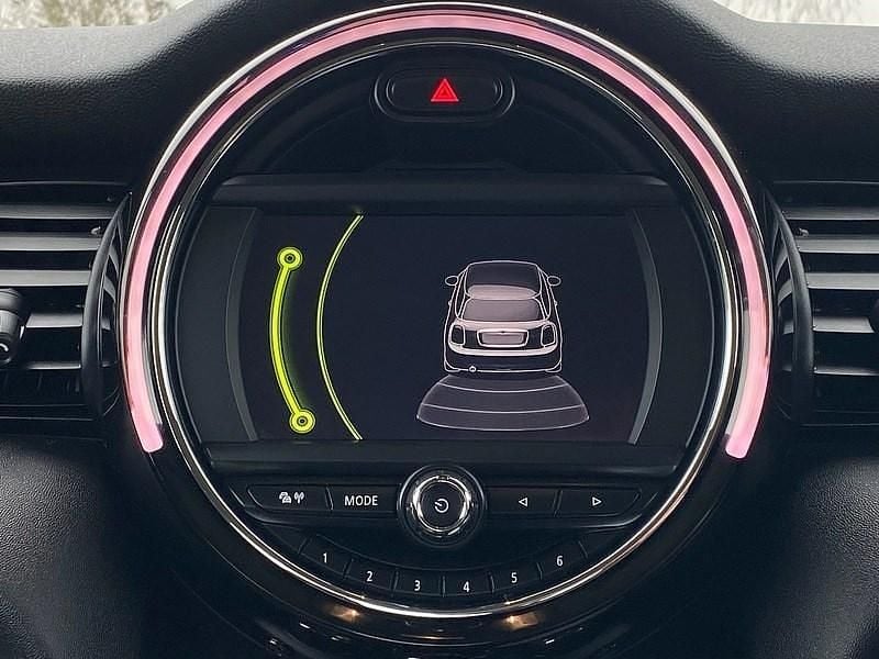 Used Mini Cooper Hatch 136 HP (100 kW) 2015 Volcanic orange Hatchback