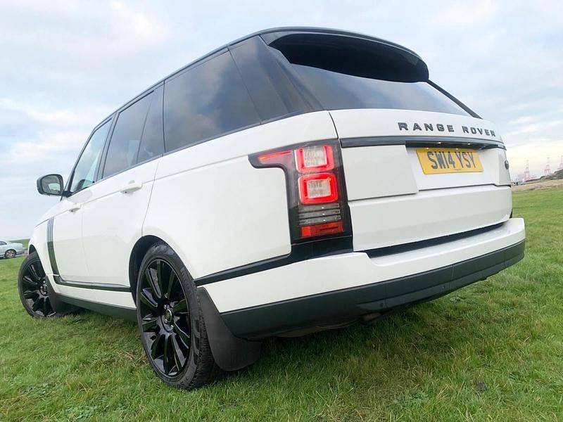 Used Land Rover Range Rover Vogue 258 HP (189 kW) 2014 White SUV