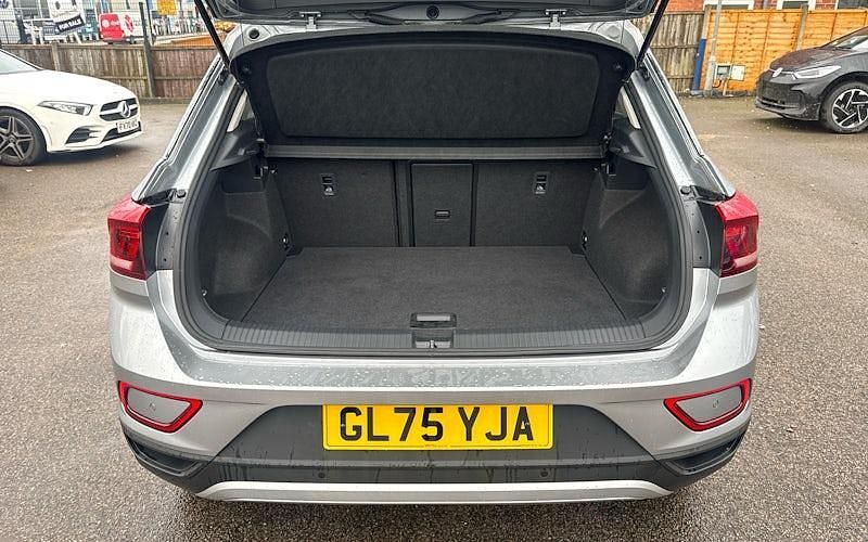 Used VW T-Roc Match 150 HP (110 kW) 2025 SUV