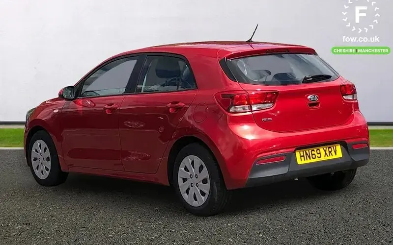 Używany Kia Rio Air 84 KM (61 kW) 2019 Czerwony Hatchback