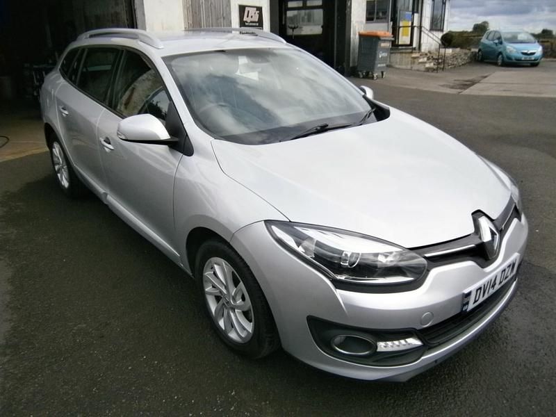 Silver Used 2014 Renault Mégane GrandTour Dynamique Estate | £2,995 (Good price) - Image 1/4