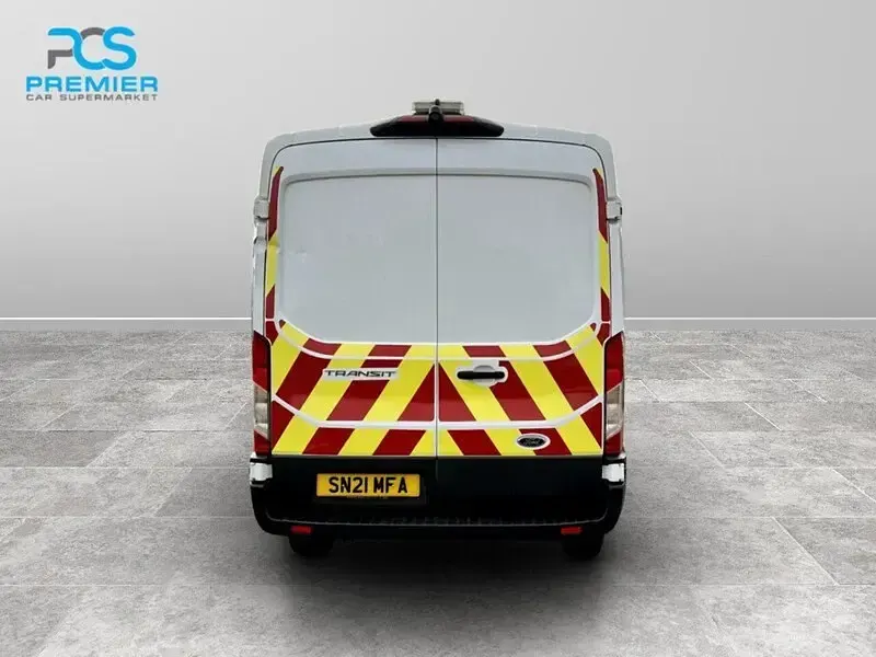 Usado Ford Transit 170 CV (125 kW) 2021 Blanco Van