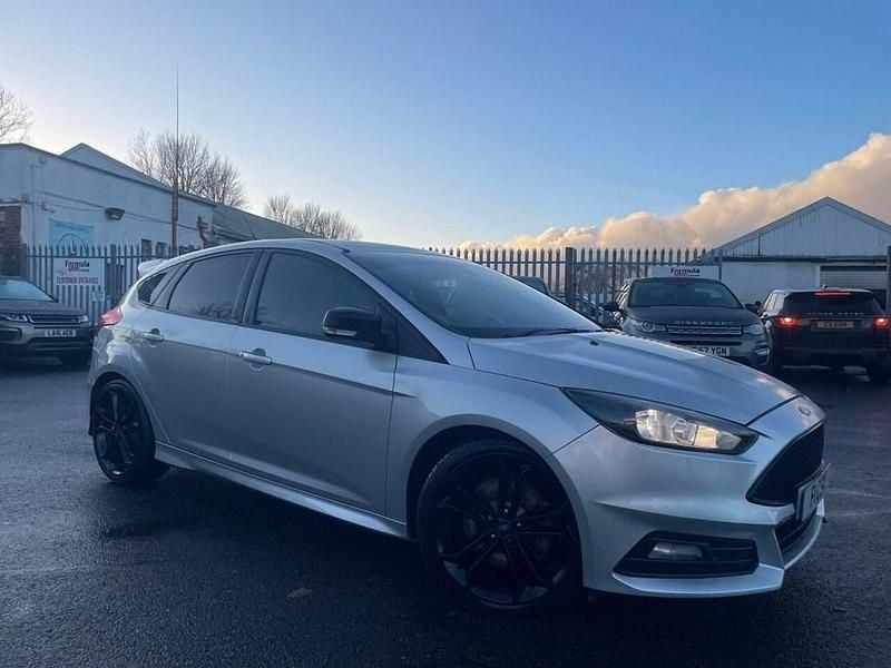 Used Ford Focus ST 185 HP (136 kW) 2015 Silver Hatchback