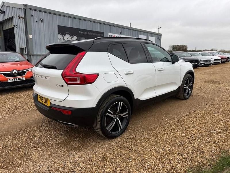 Used Volvo XC40 R-Design 190 HP (139 kW) 2018 White SUV