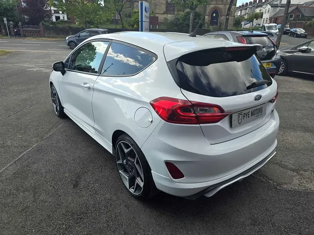 Usado Ford Fiesta ST 2019 Blanco Utilitario