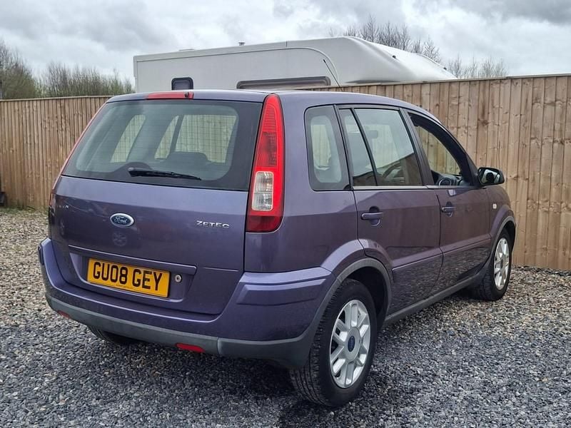 Used Ford Fusion Zetec 101 HP (74 kW) 2008 Purple Hatchback