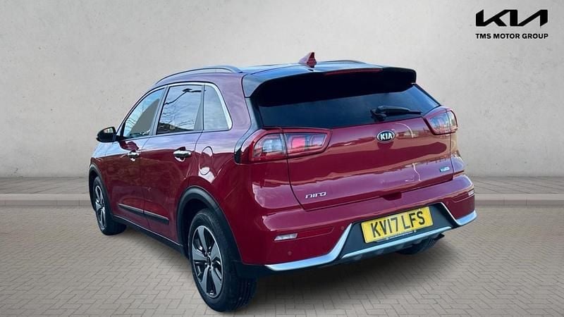 Used Kia Niro 141 HP (103 kW) 2017 Red SUV