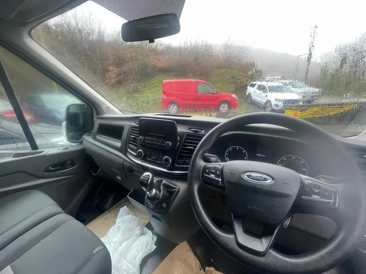 Used Ford Transit 130 HP (95 kW) 2021 White Sedan