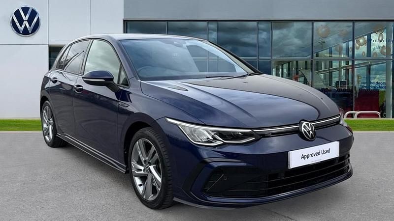 Used VW Golf VIII R-line 130 HP (95 kW) 2023 Atlantic blue metallic