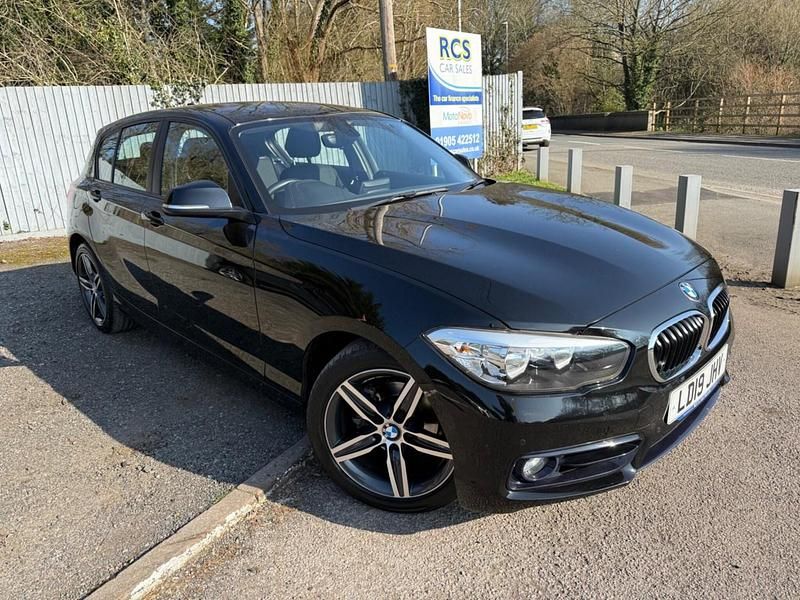 Used BMW 118 Sport Line 2019 Black Hatchback
