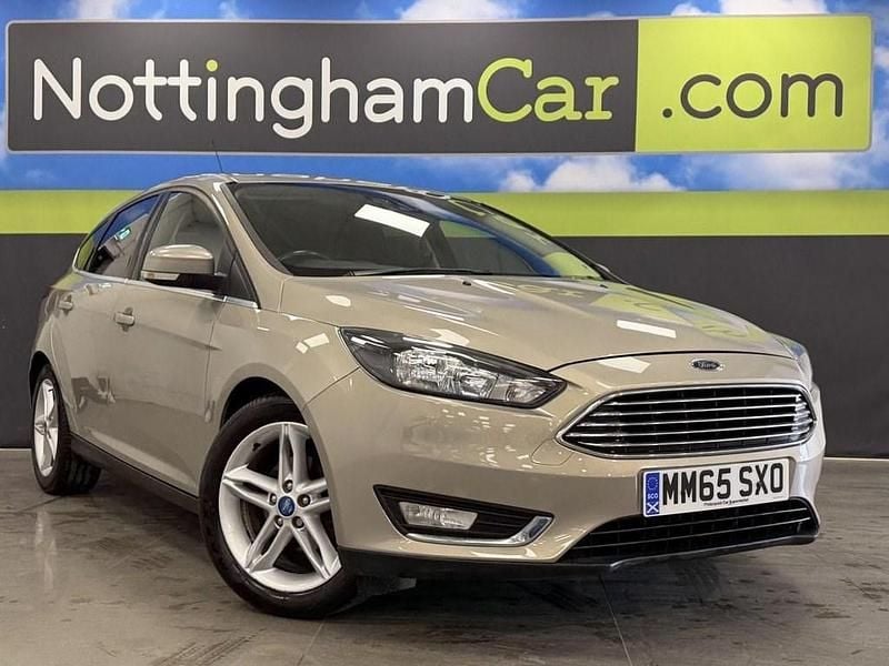 Used Ford Focus Titanium 120 HP (88 kW) 2015 Silver Hatchback
