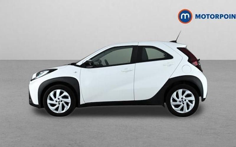 Used Toyota Aygo X PURE 72 HP (52 kW) 2025 SUV