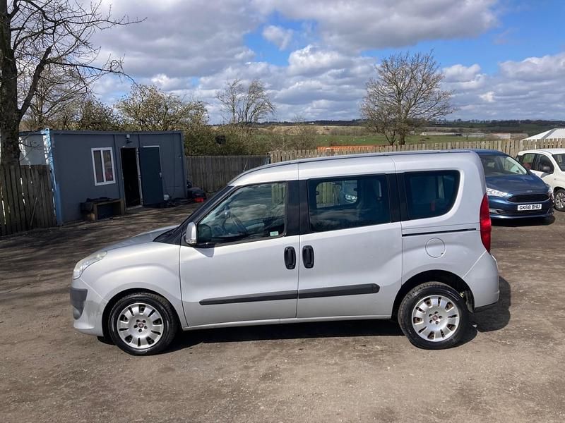 Used Fiat Doblò 2011 Silver MPV